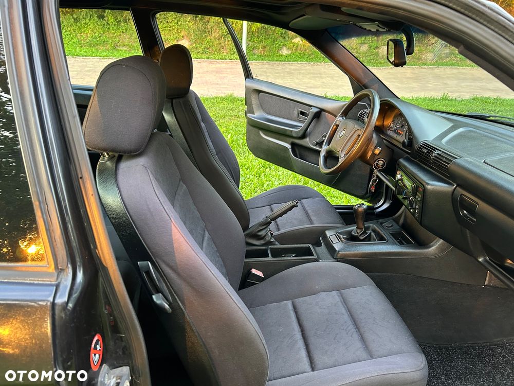 BMW Seria 3 318tds - 4