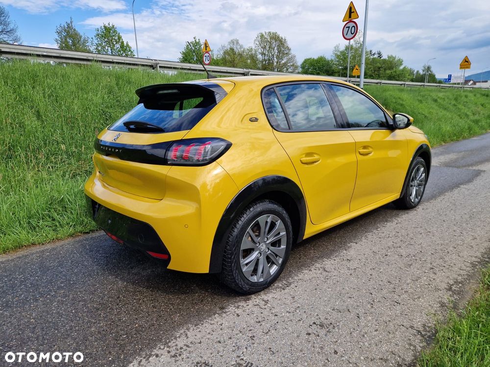 Peugeot 208 - 3