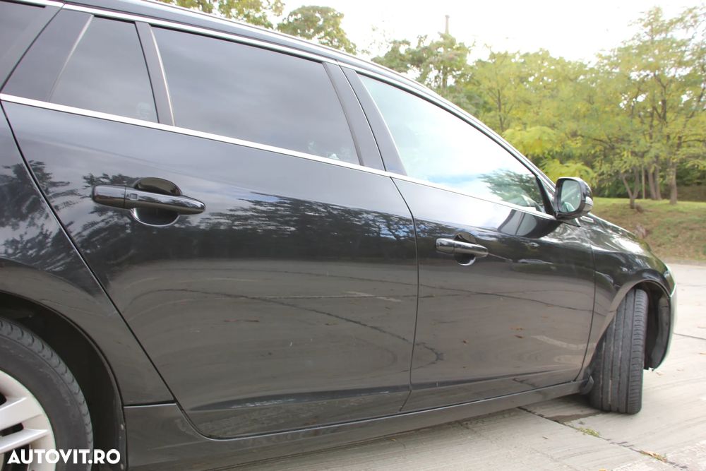 Volvo V60 D6 Plug-In-Hybrid AWD Geartronic Summum - 6