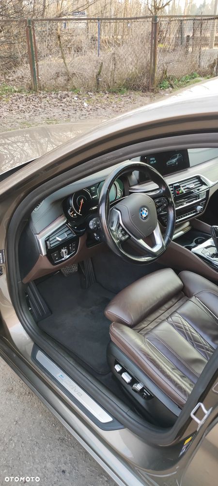 BMW Seria 5 530e iPerformance Luxury Line sport - 14