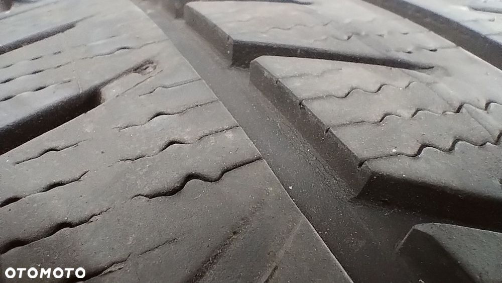 235.65.16c Goodyear Vector 4 seasons cargo - 2