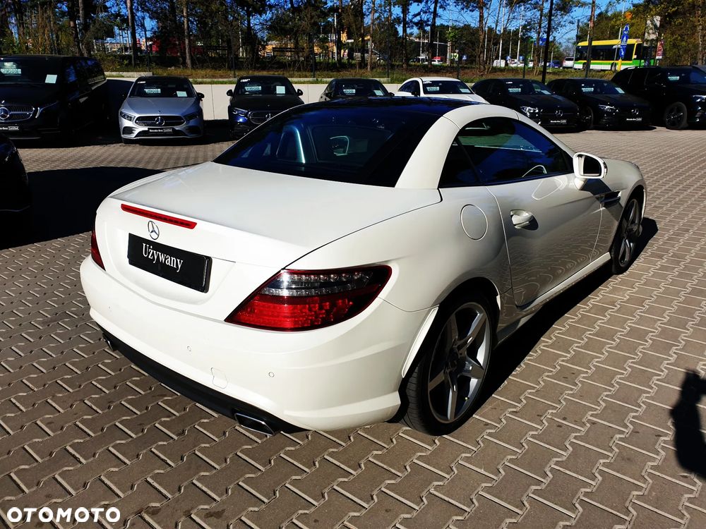 Mercedes-Benz SLK 250 (BlueEFFICIENCY) 7G-TRONIC - 28