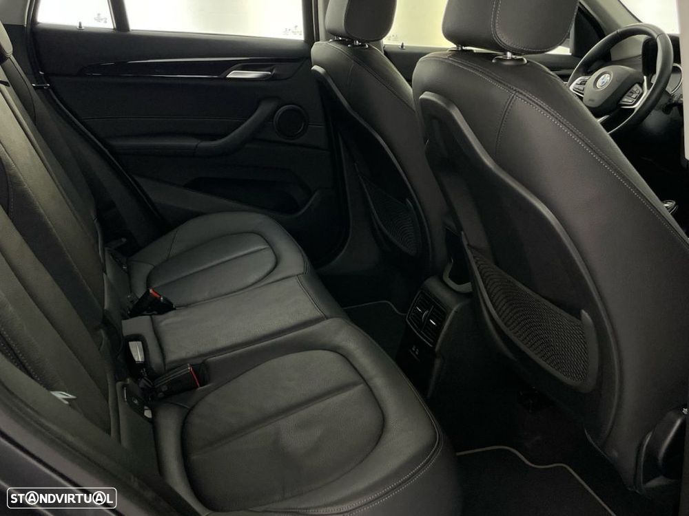 BMW X1 16 d sDrive Advantage Auto — fotografia 23