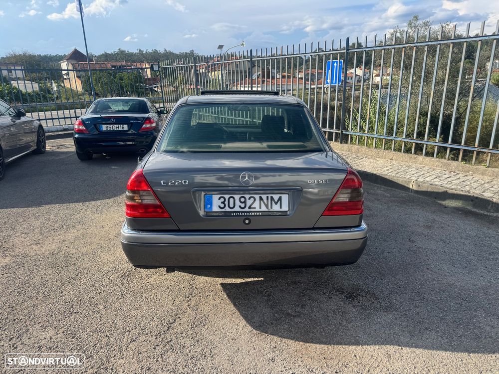 Mercedes-Benz C 220 D Elegance - 24