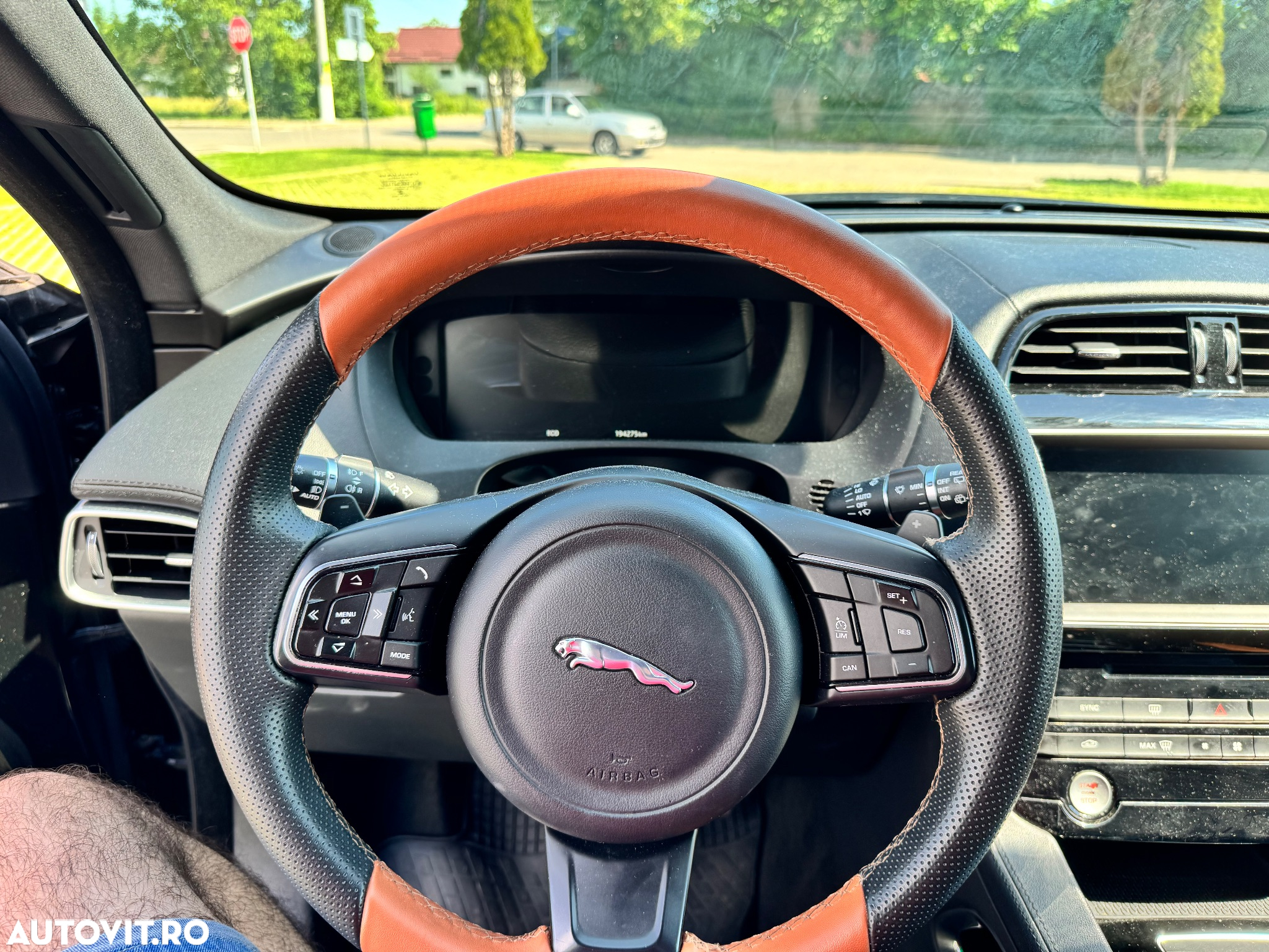 Jaguar F-Pace 20d AWD Portfolio - 7