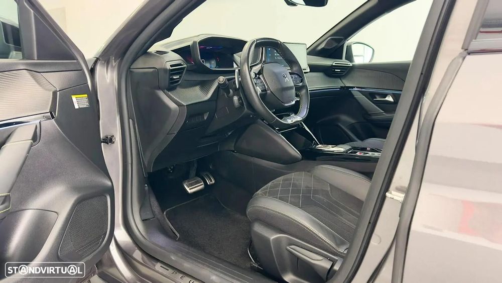 Peugeot 208 - 10