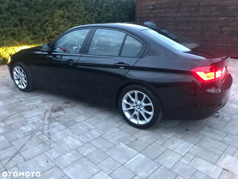 BMW Seria 3 320d - 10