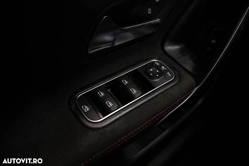 Mercedes-Benz A 180 d Sedan 7G-DCT AMG Line - 24