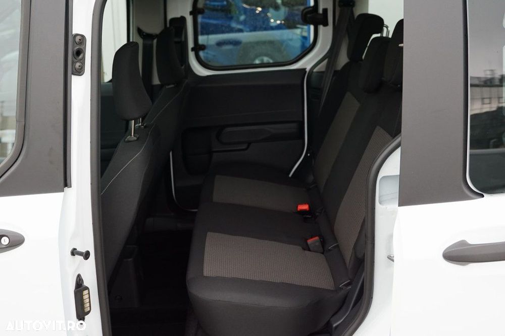 Ford Tourneo Courier 1.0 EcoBoost M6 Trend - 12
