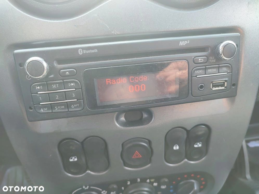 RADIO DACIA DUSTER I (2010-2013) 1.6 16V 105KM 281155052R - 1