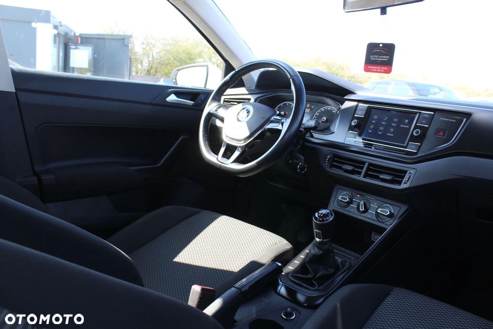 Volkswagen Polo 1.0 Life - 23