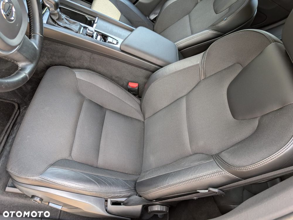 Volvo XC 60 D4 AWD Momentum - 16