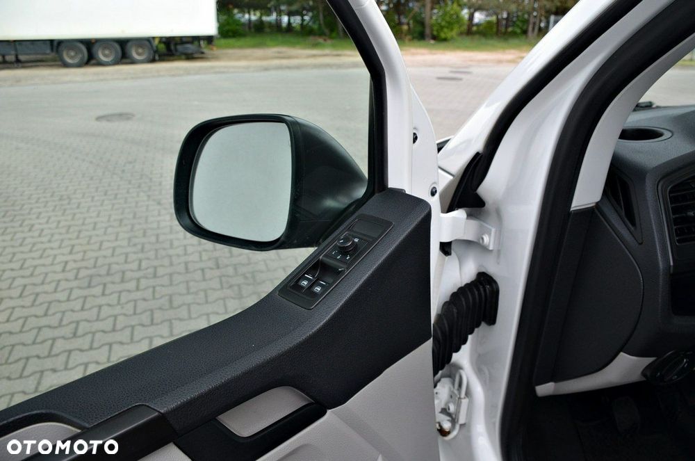 Volkswagen Transporter - 13