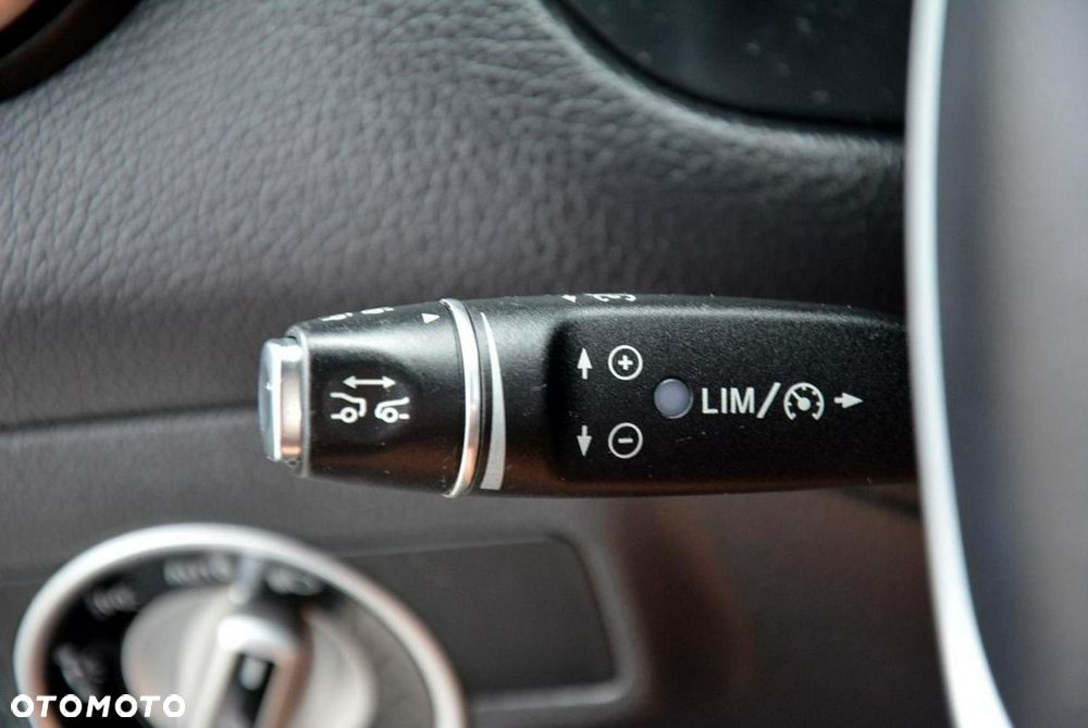 Mercedes-Benz CLA 200 7G-DCT AMG Line - 27