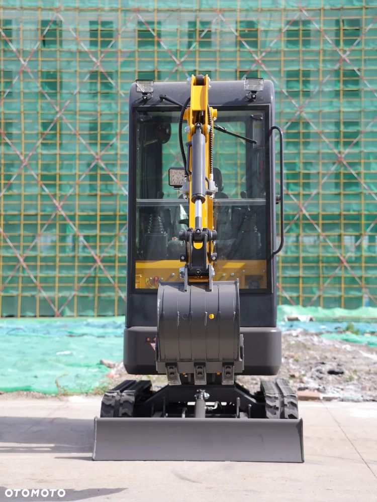 Inny Minikoparka Sylcar SC16SK - 6