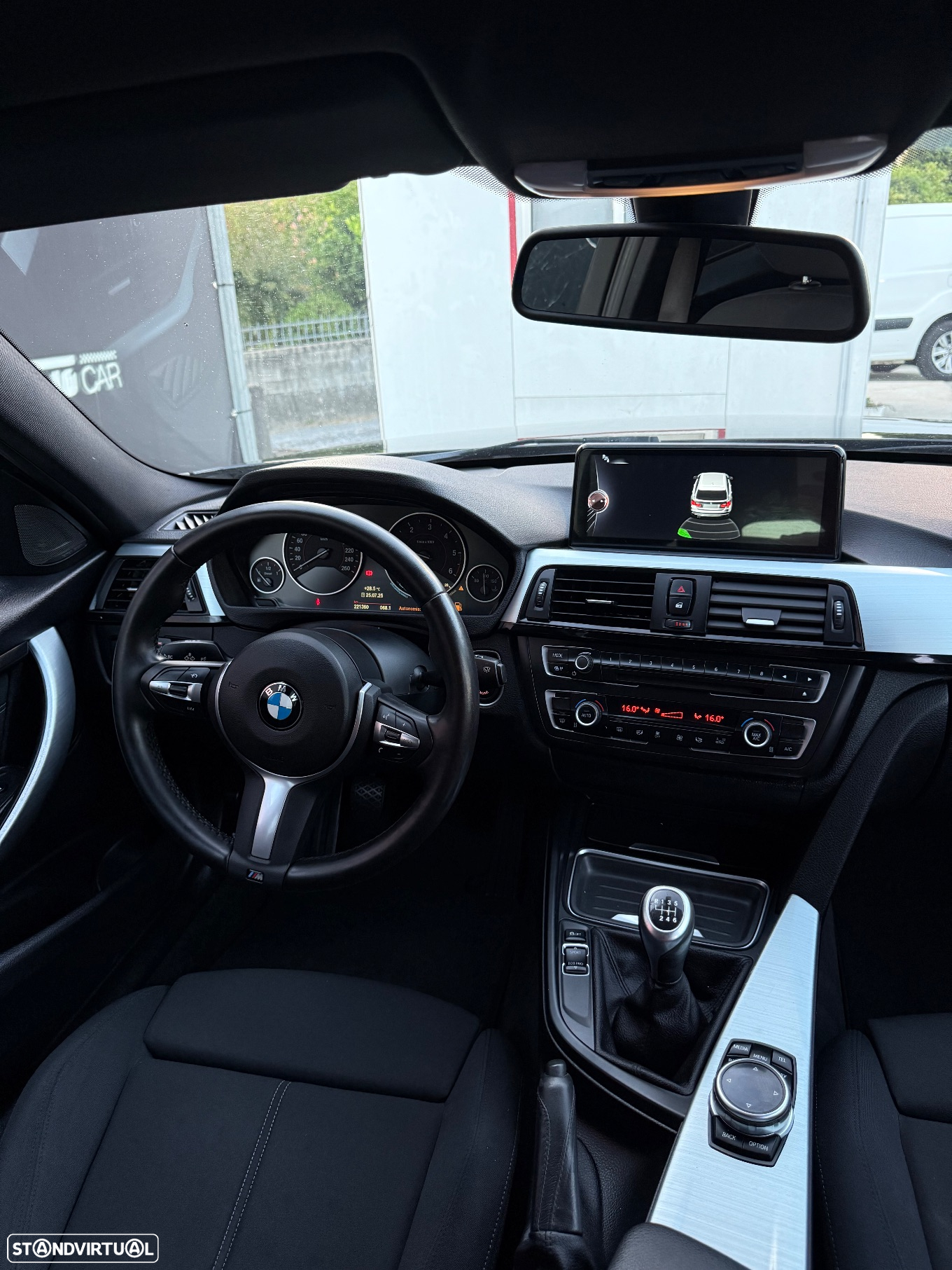BMW 318 d Touring Pack M - 12
