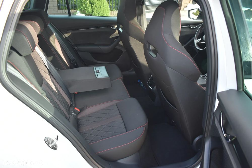 Skoda Octavia 2.0 TDI RS DSG - 10