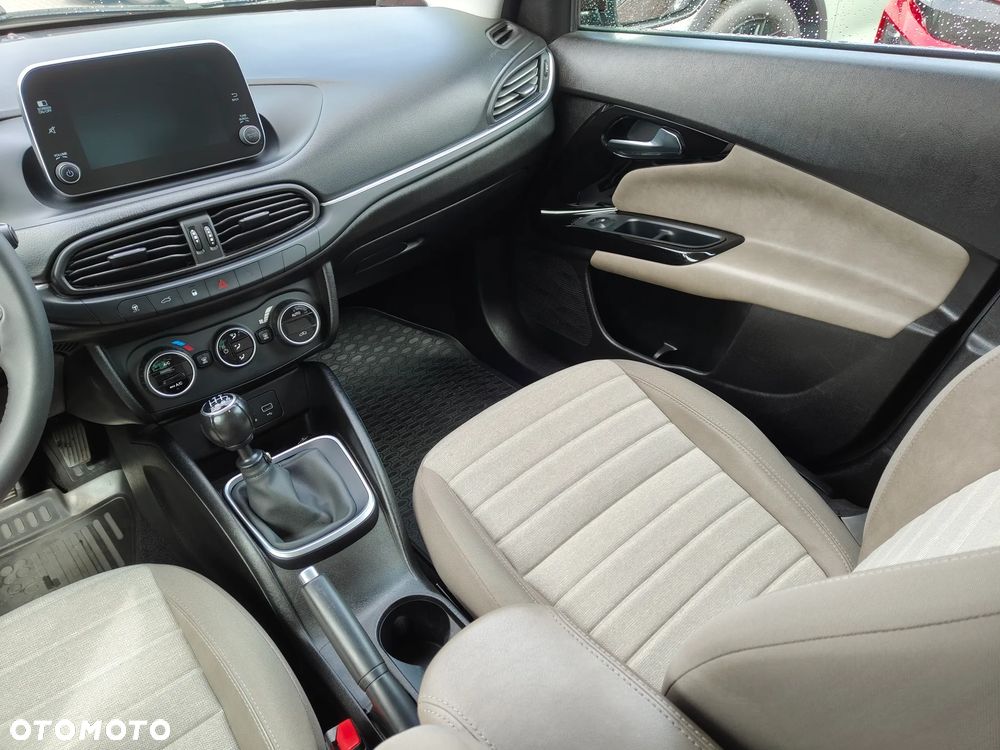 Fiat Tipo 1.4 16v Lounge EU6d - 13