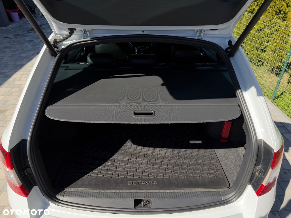Skoda Octavia 2.0 TDI DSG RS - 19