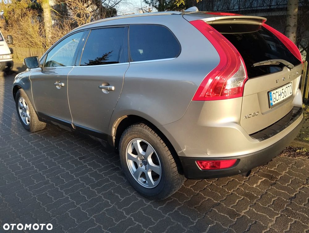 Volvo XC 60 D4 Momentum - 8