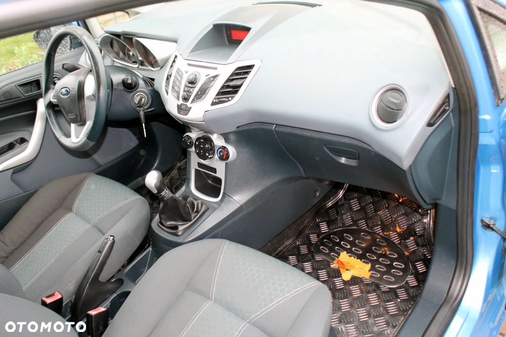 Ford Fiesta 1.25 Ambiente - 13