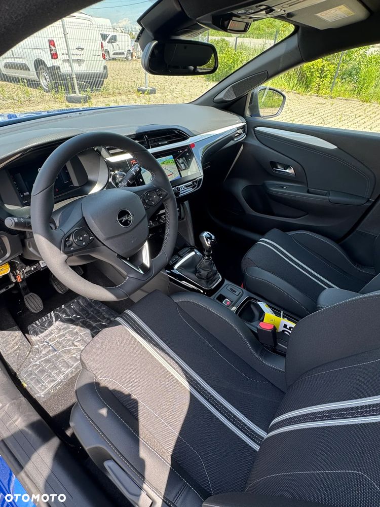 Opel Corsa 1.2 GS S&S - 11