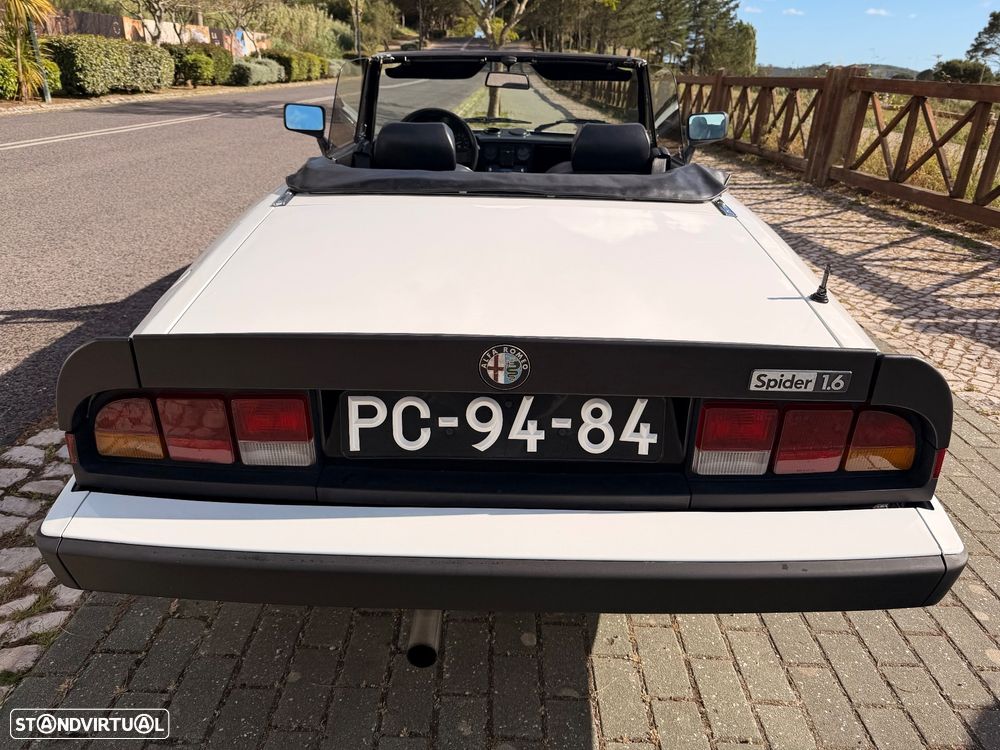 Alfa Romeo Spider 1.6 - 26