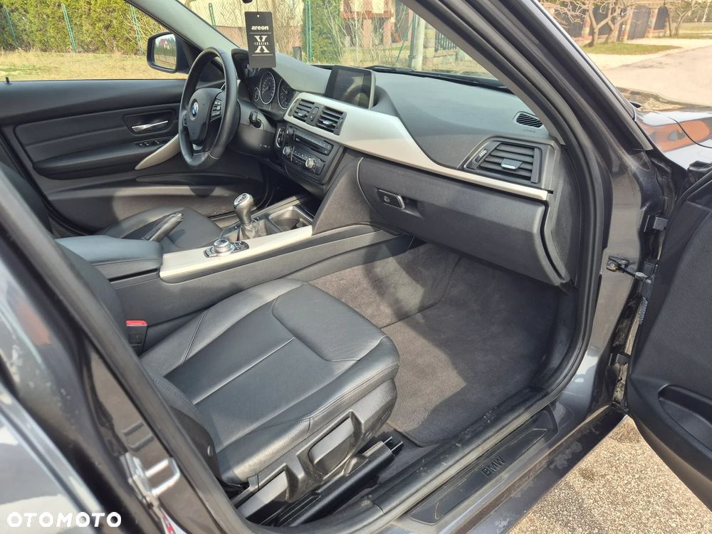 BMW Seria 3 316d - 24