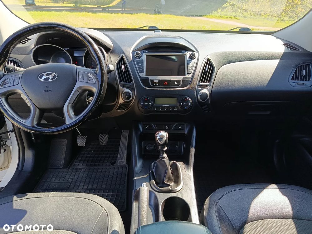 Hyundai ix35 1.6 2WD Fifa World Cup Edition - 12