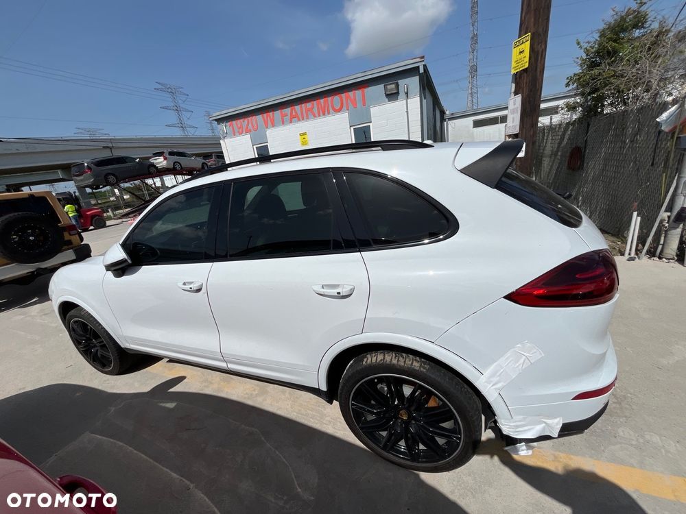 Porsche Cayenne - 5