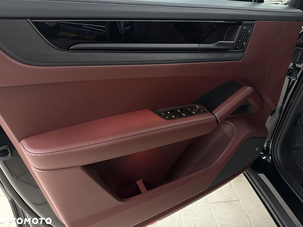 Porsche Cayenne - 18