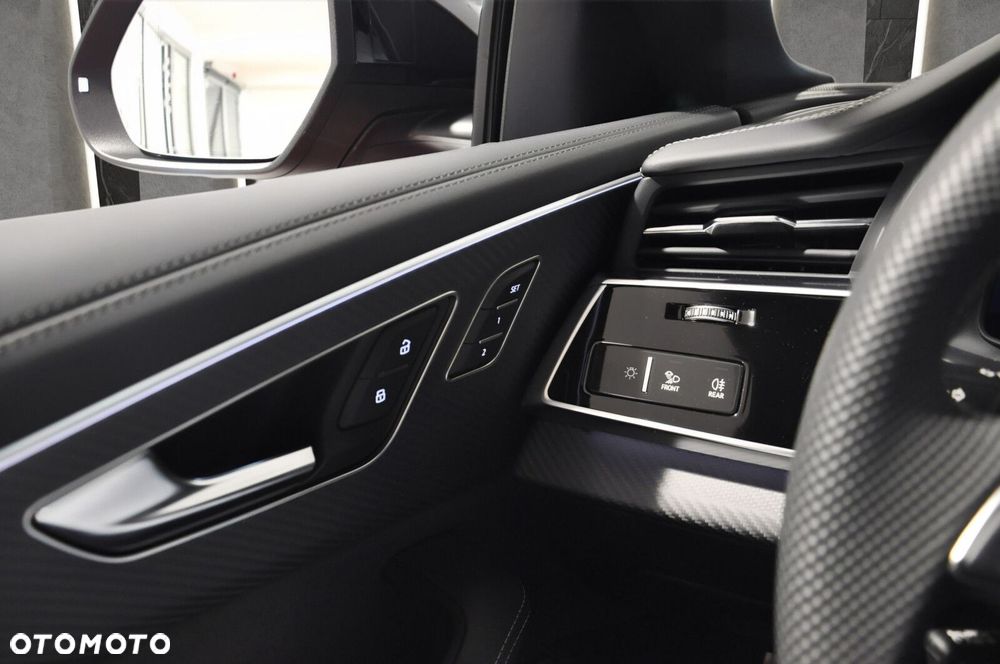 Audi SQ8 - 22