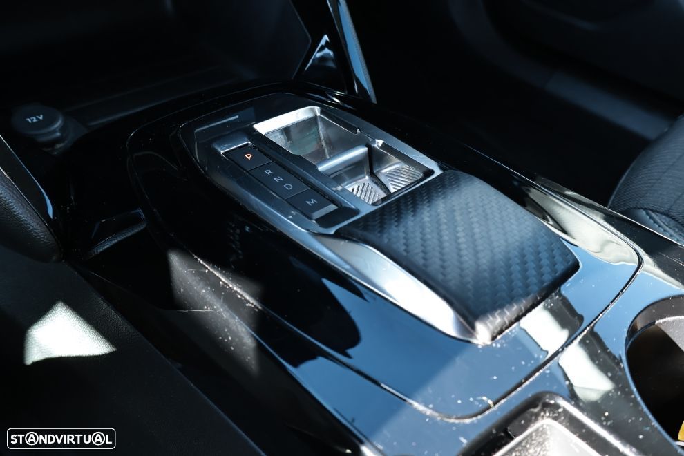 Peugeot 2008 1.2 PureTech Allure Pack EAT8 - 8