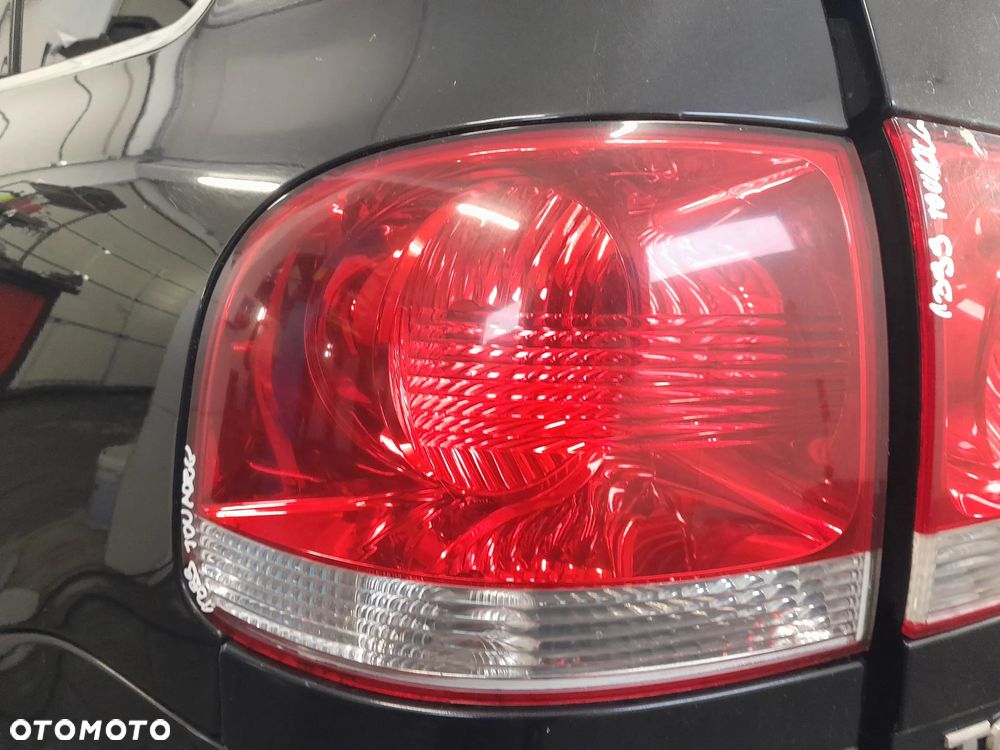 VW TOUAREGO LAMPA LEWA TYLNA LEWY TYŁ W BŁOTNIK - 3