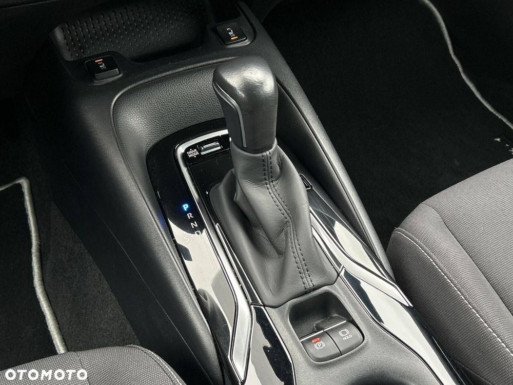 Toyota Corolla 2.0 Hybrid Comfort - 24