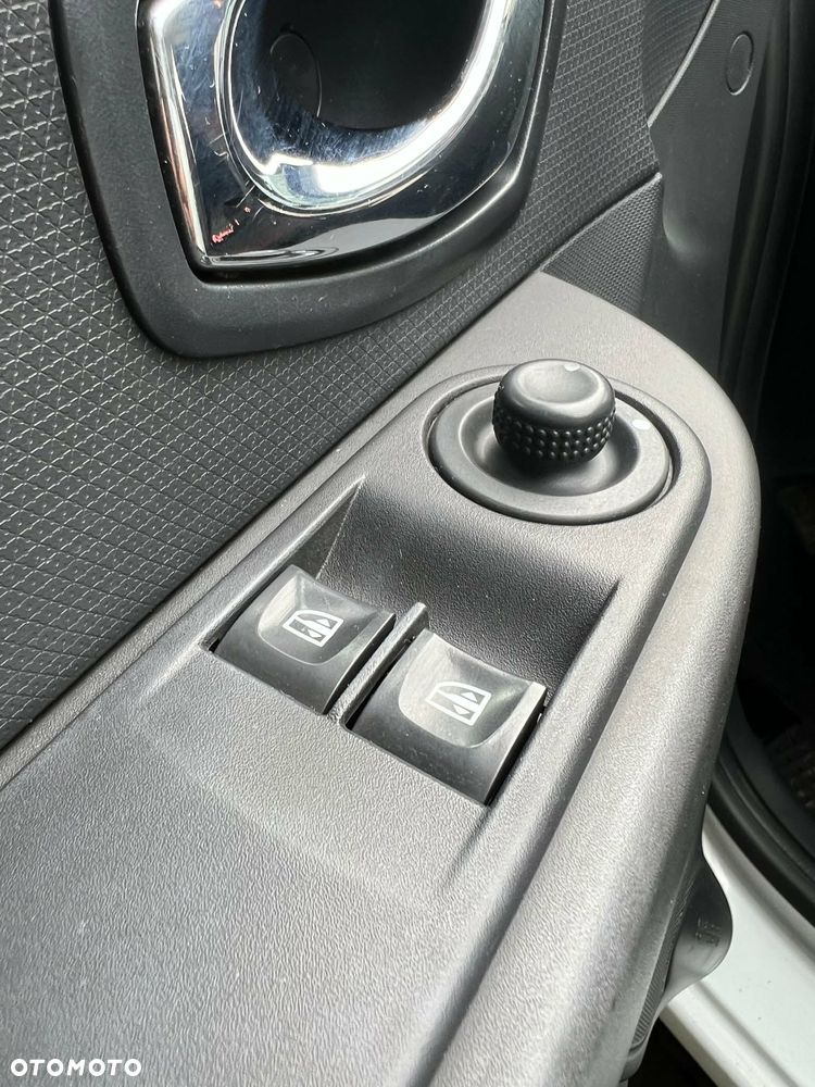 Renault Clio 1.2 16V Alize Euro5 - 6