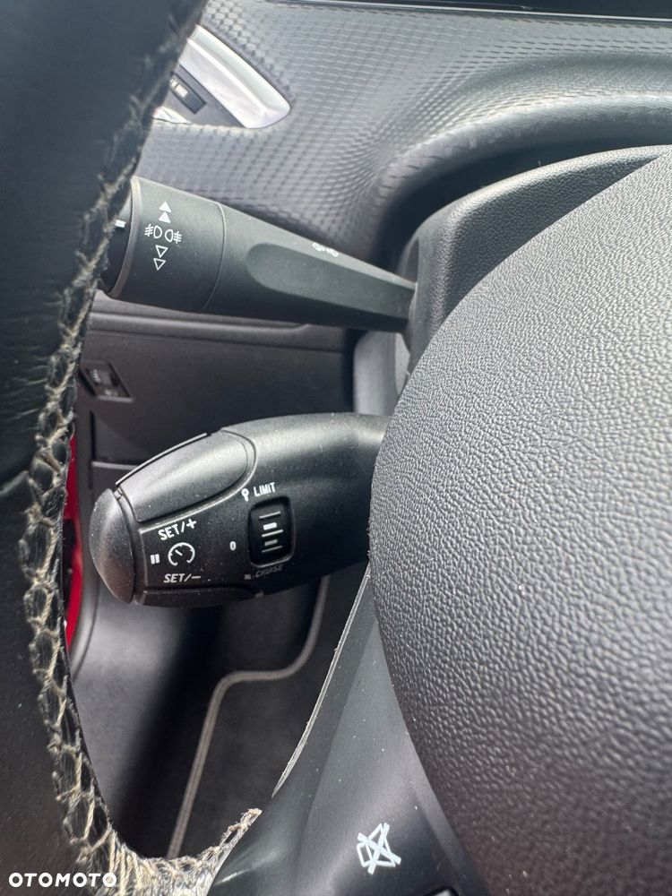 Peugeot 2008 1.2 Pure Tech GPF Allure S&S EAT6 - 24