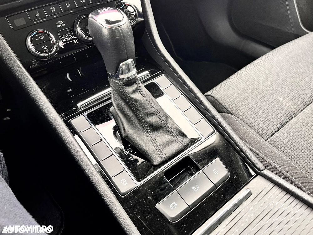 Skoda Superb 2.0 TDI DSG Sportline - 29