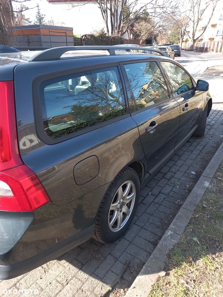 Volvo V70 2.0D Momentum - 4