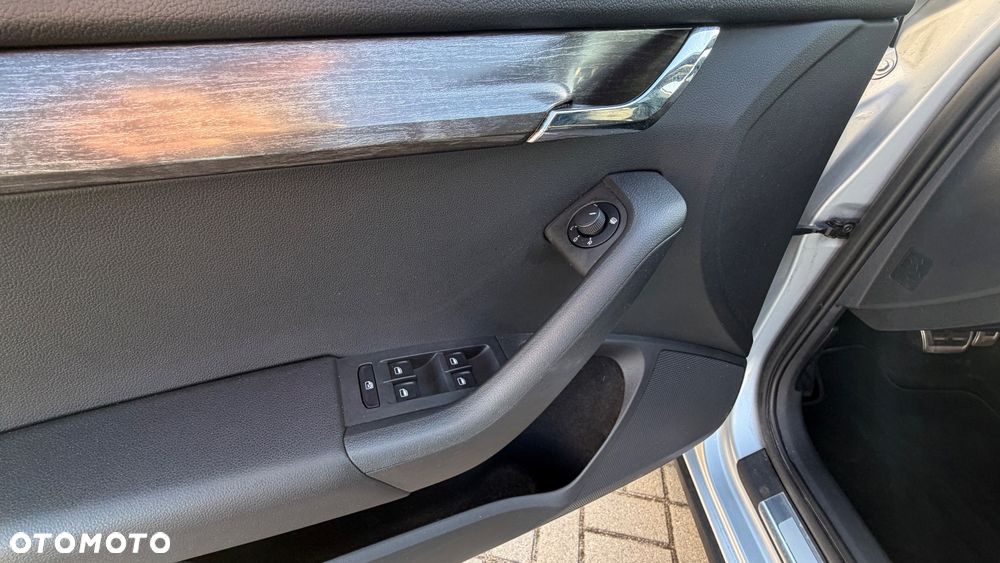 Skoda Octavia 1.8 TSI L&K DSG - 19