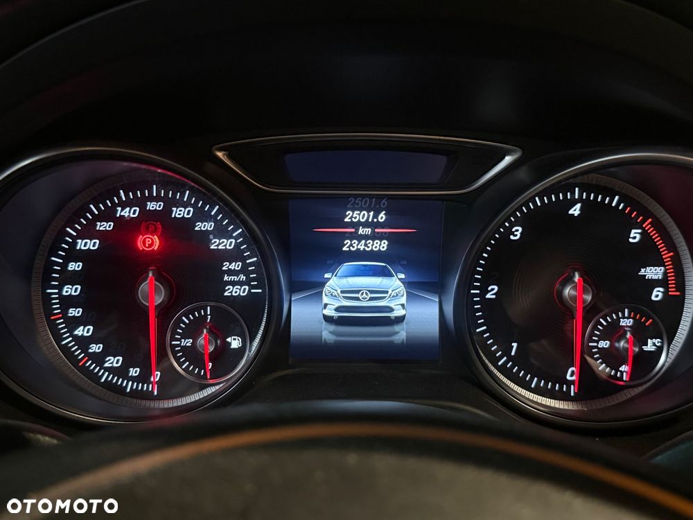 Mercedes-Benz CLA 220 (CDI) d 7G-DCT AMG Line - 19