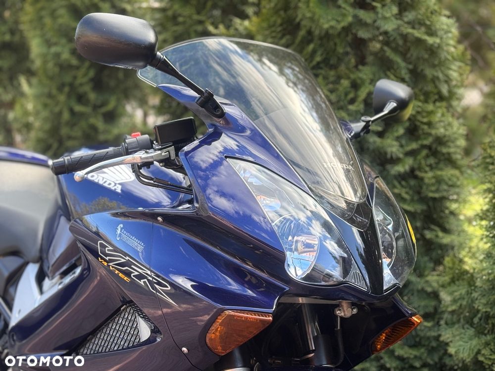 Honda VFR - 11