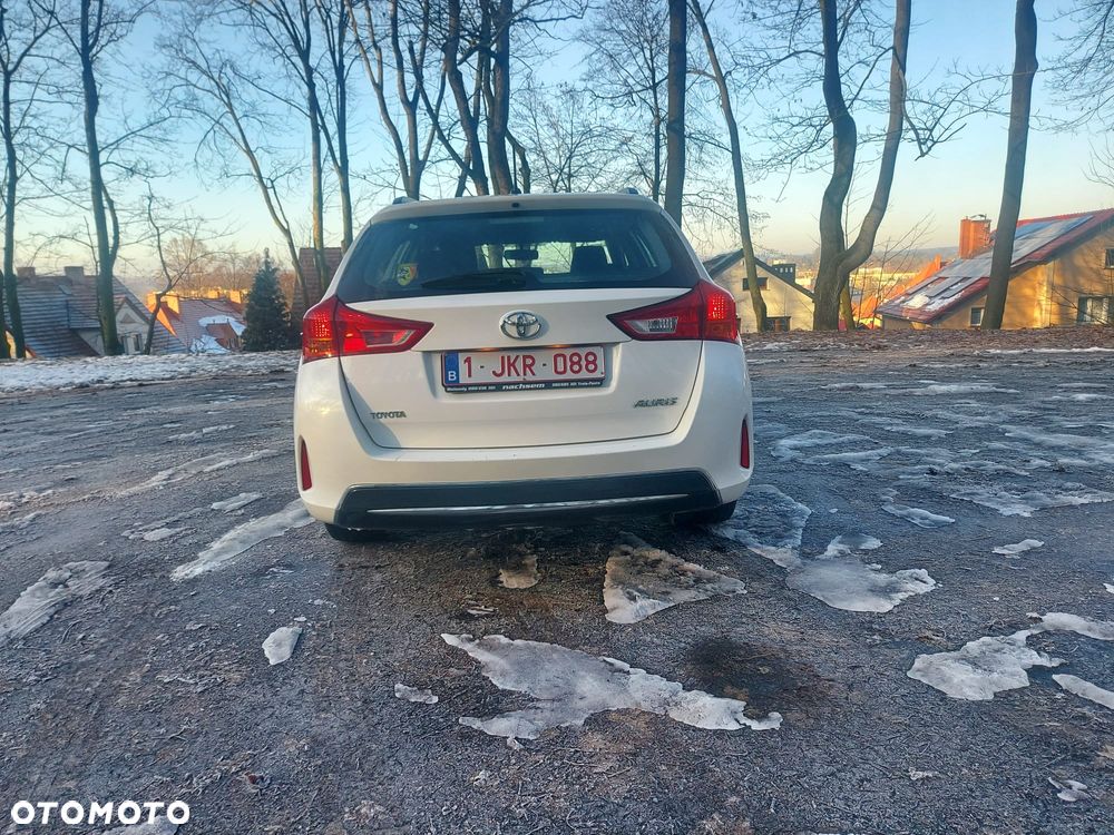 Toyota Auris 1.4 D-4D Design Edition - 4