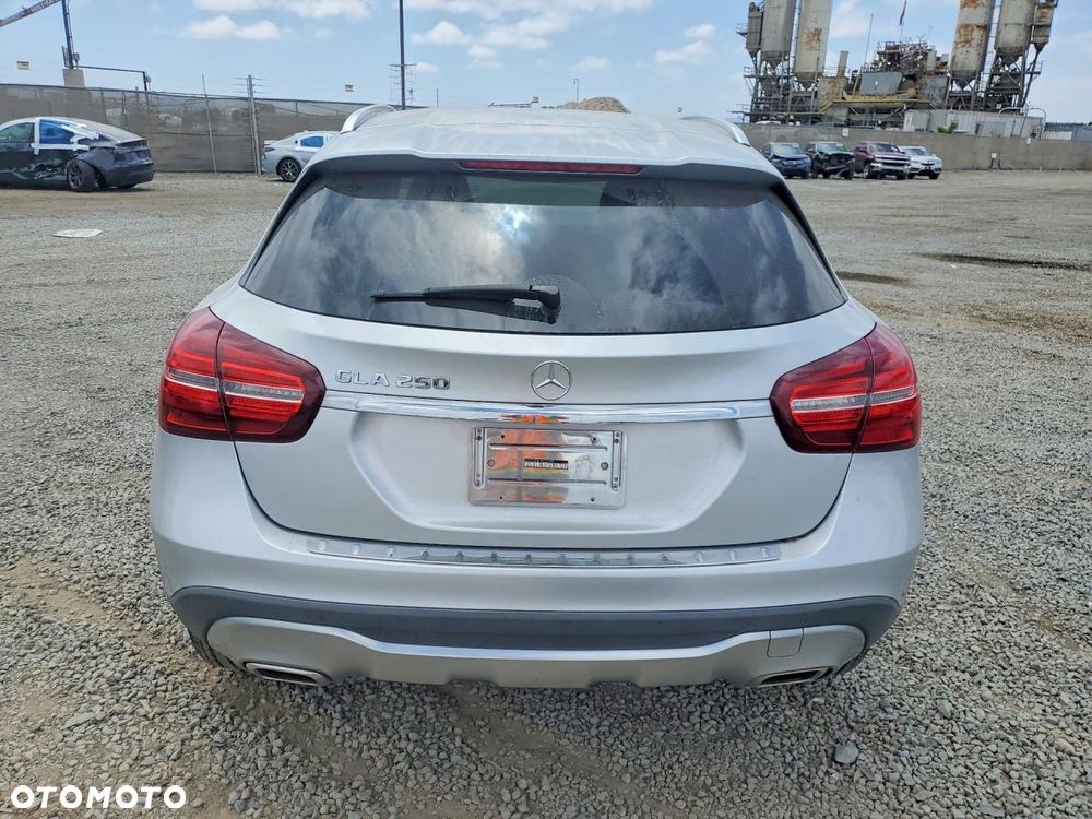 Mercedes-Benz GLA 250 7G-DCT Edition 1 - 5