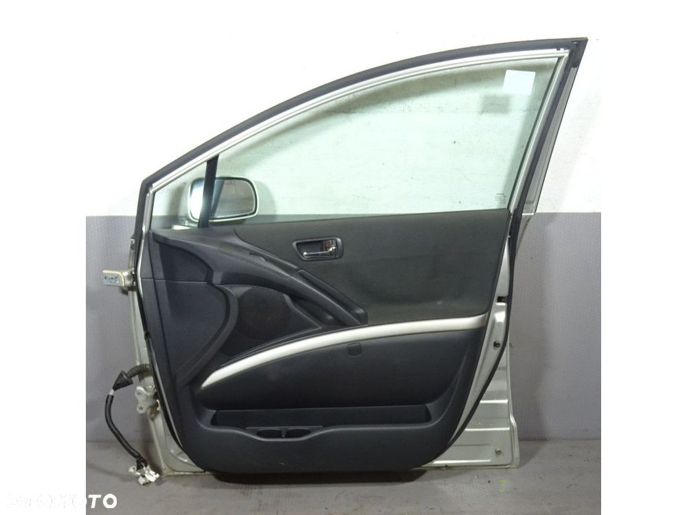 TOYOTA COROLLA VERSO II DRZWI PRZÓD PRAWE  1C0 - 8