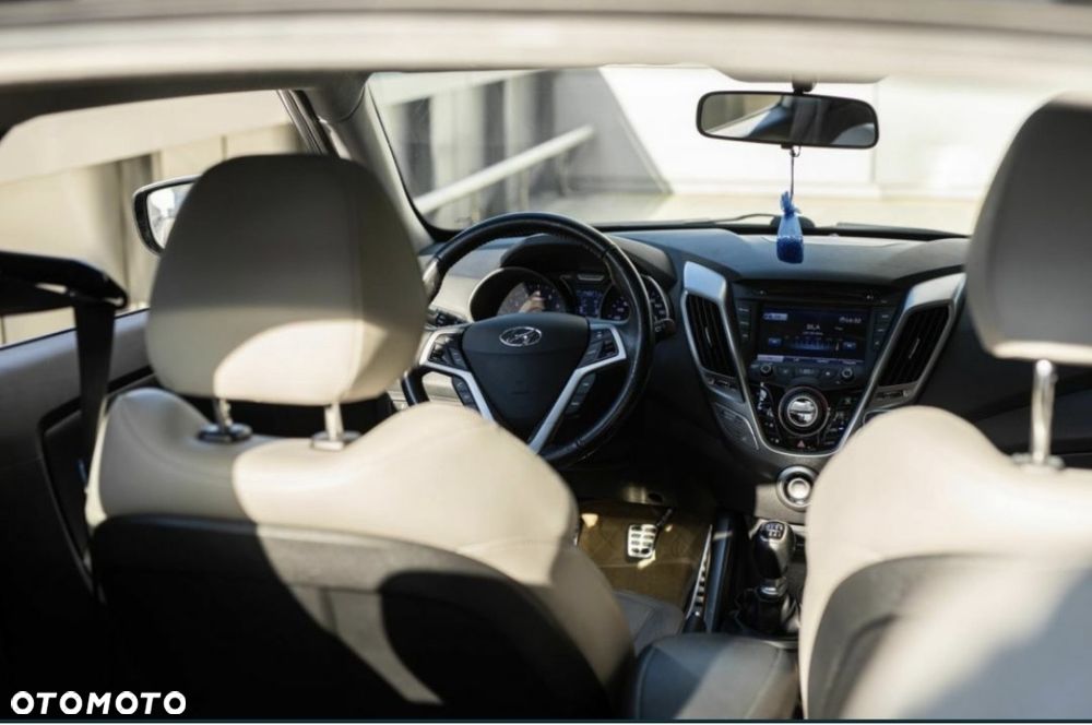 Hyundai Veloster 1.6 Style - 4