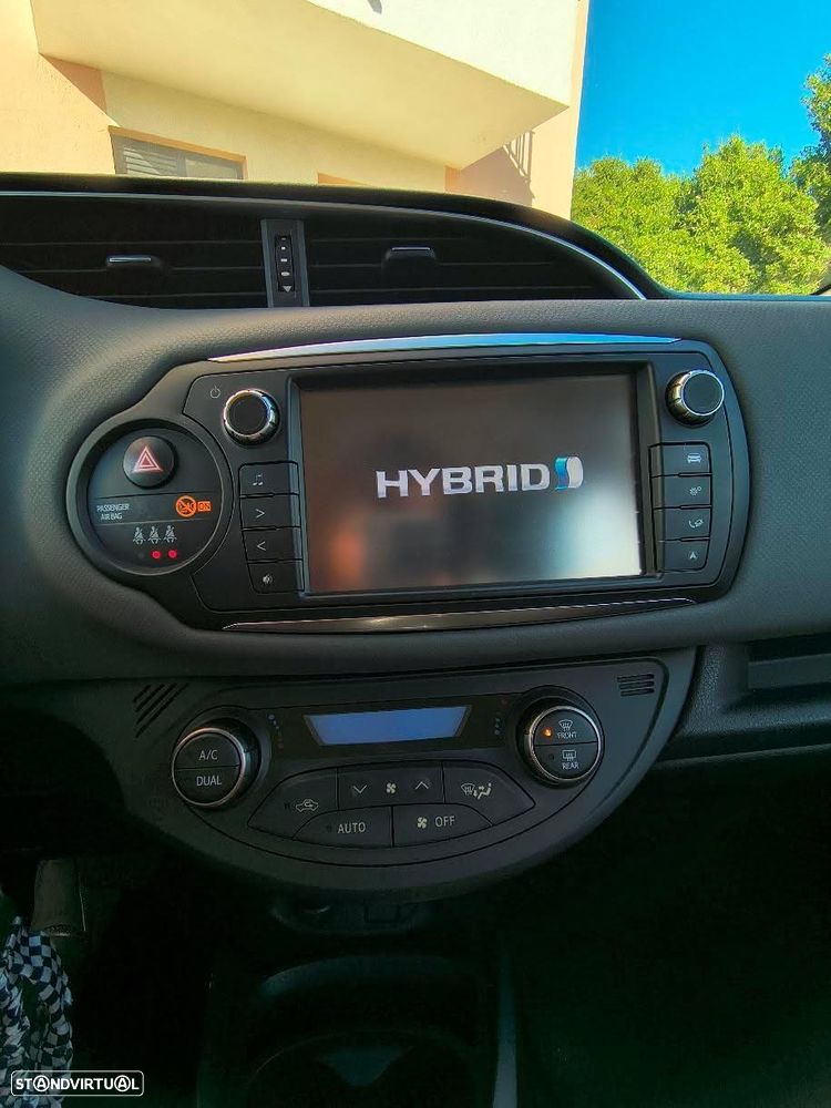Toyota Yaris - 10
