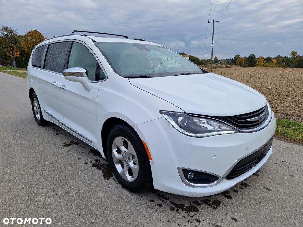 Chrysler Pacifica - 2