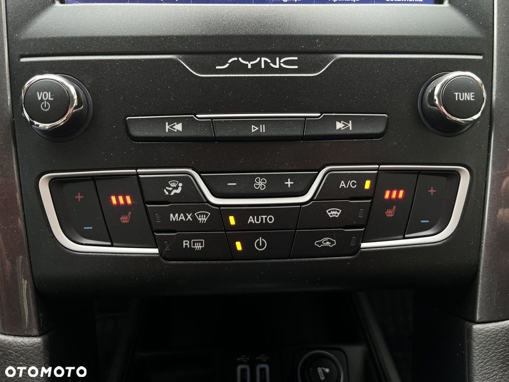 Ford Mondeo 2.0 EcoBlue Titanium - 23