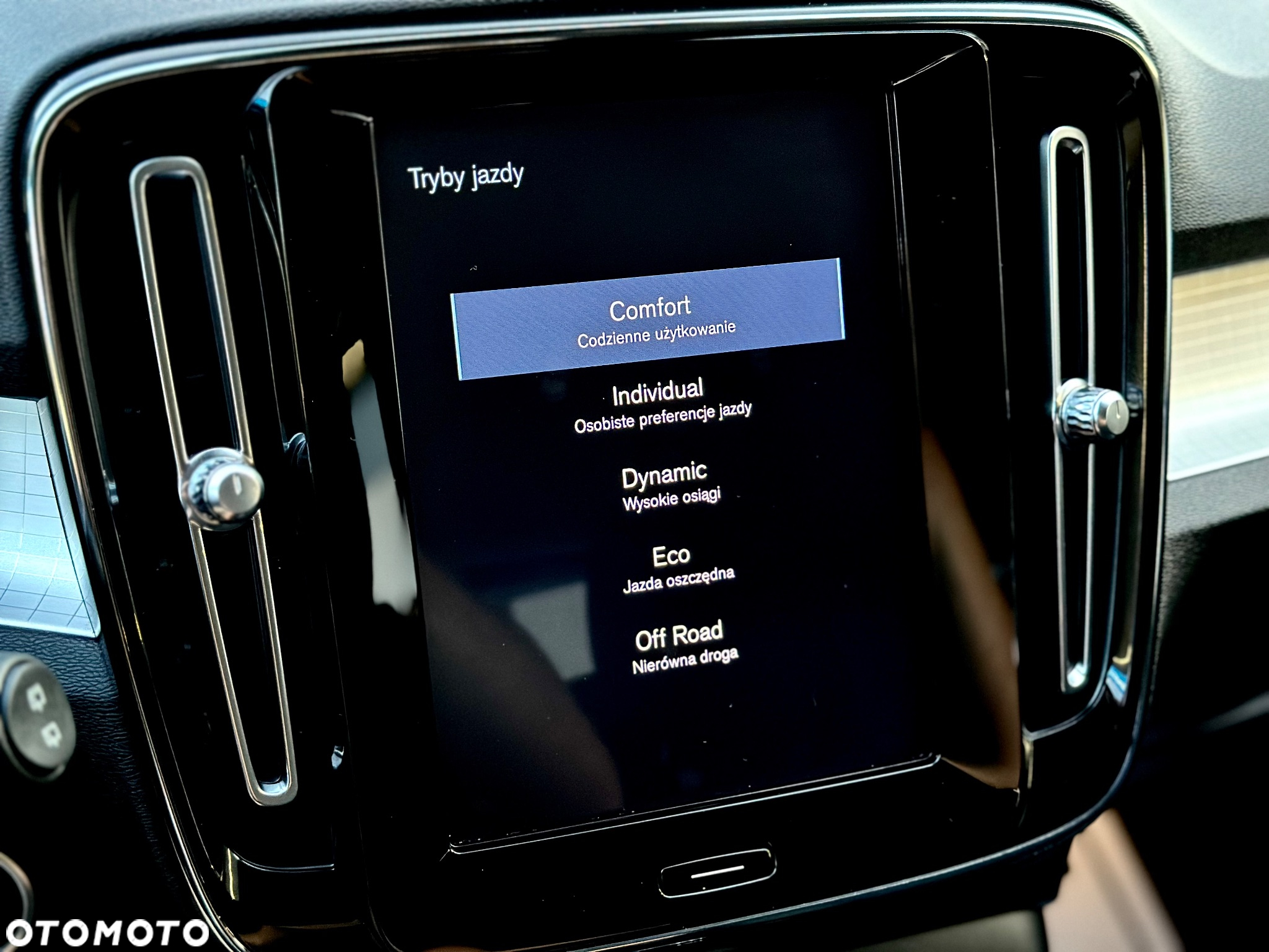 Volvo XC 40 D4 AWD Momentum Pro - 38
